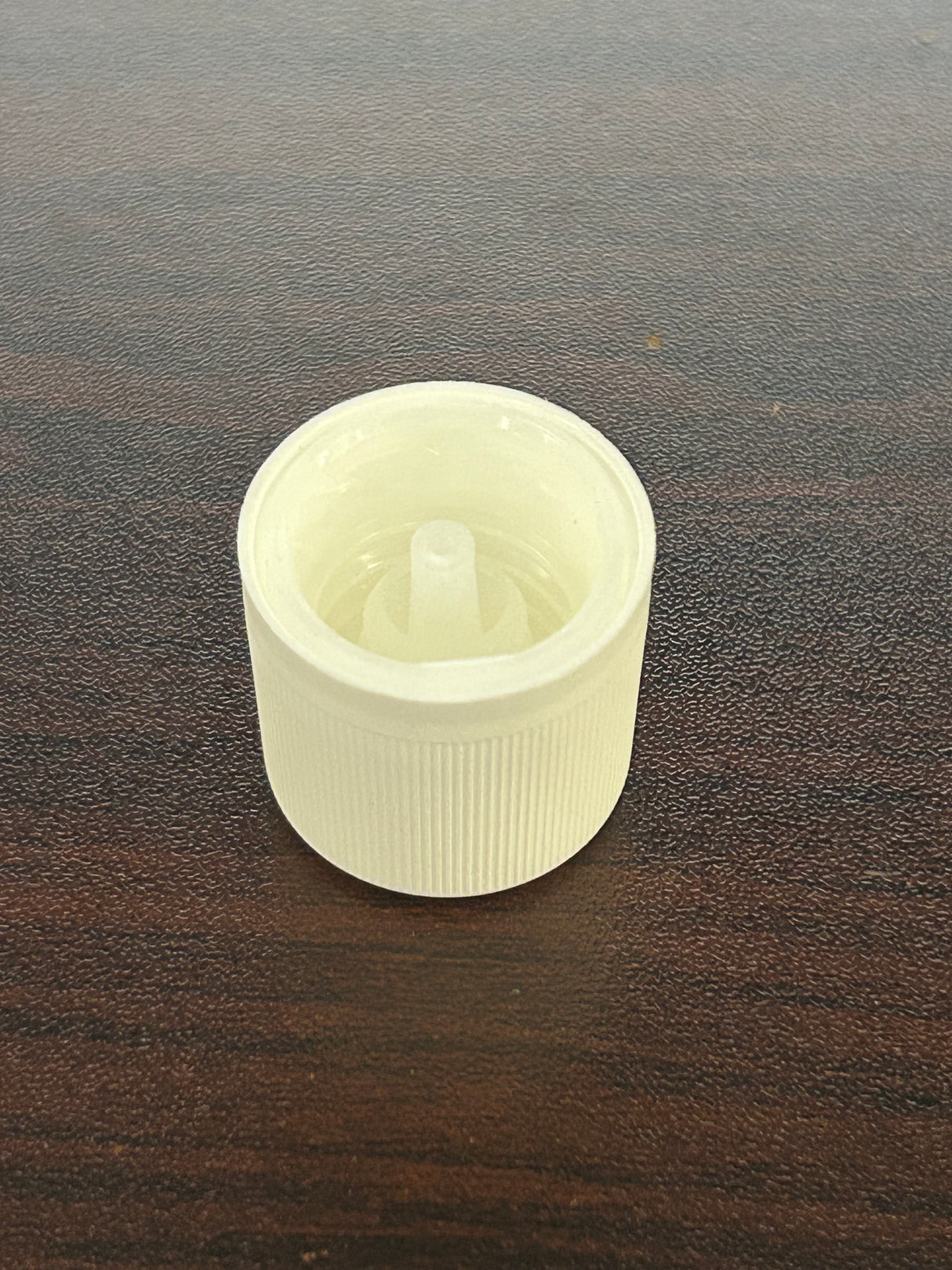 2 oz (60 ml) White Spray Filter