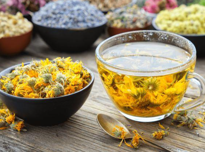 Helichrysum Oil Benefits for Skin: Healing Properties & More